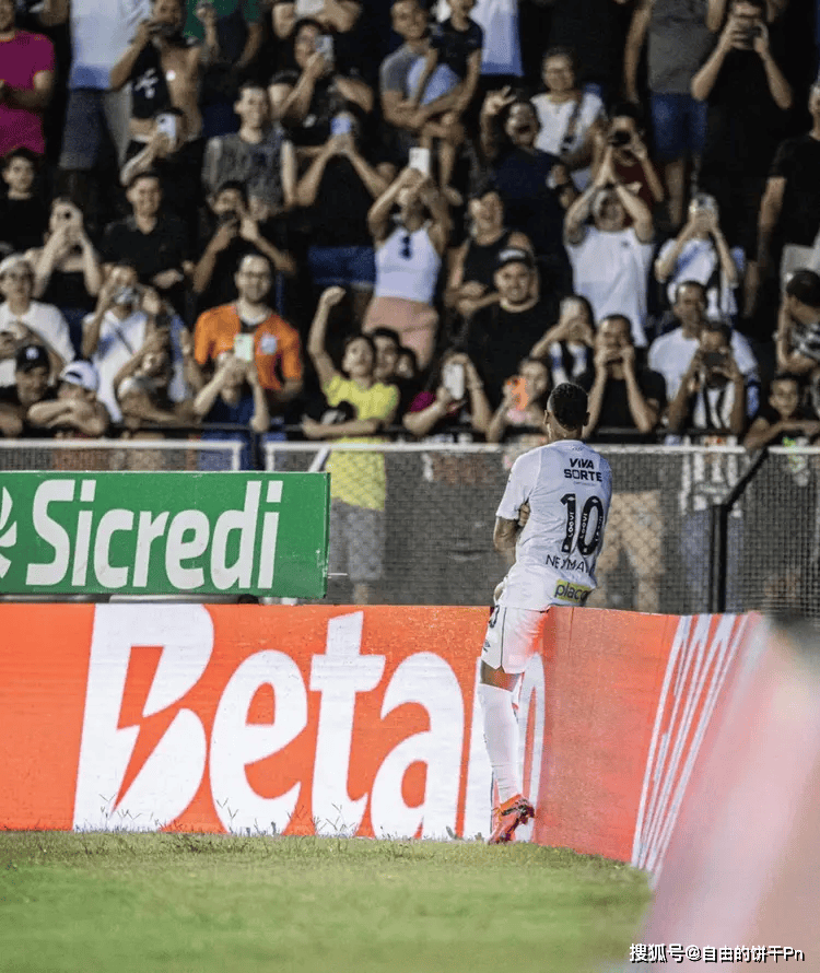 内马尔替补上场改变战局，切尔西防线瞬间崩溃！的简单介绍