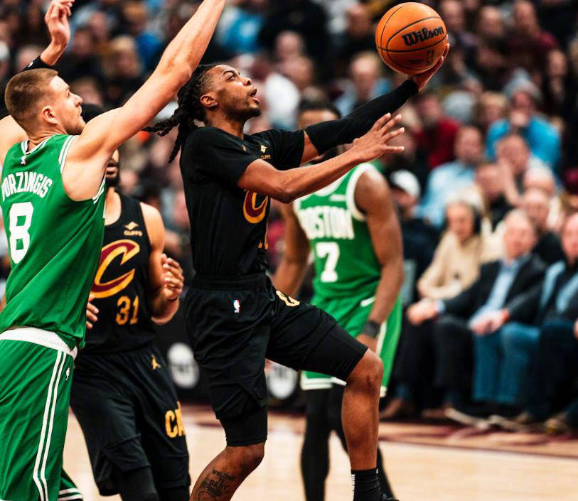  塔图姆爆冷击败塞尔维亚队，回归赛场引爆全场！